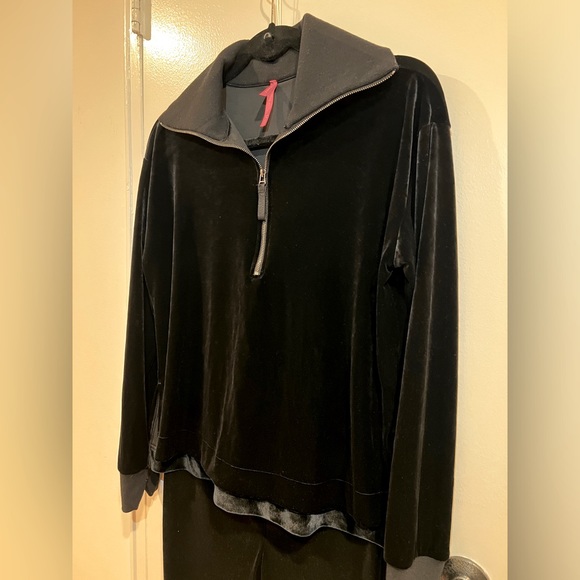 Spanx Velvet Half Zip - Picture 5 of 8